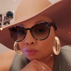 Meet your Posher, Jeniffer